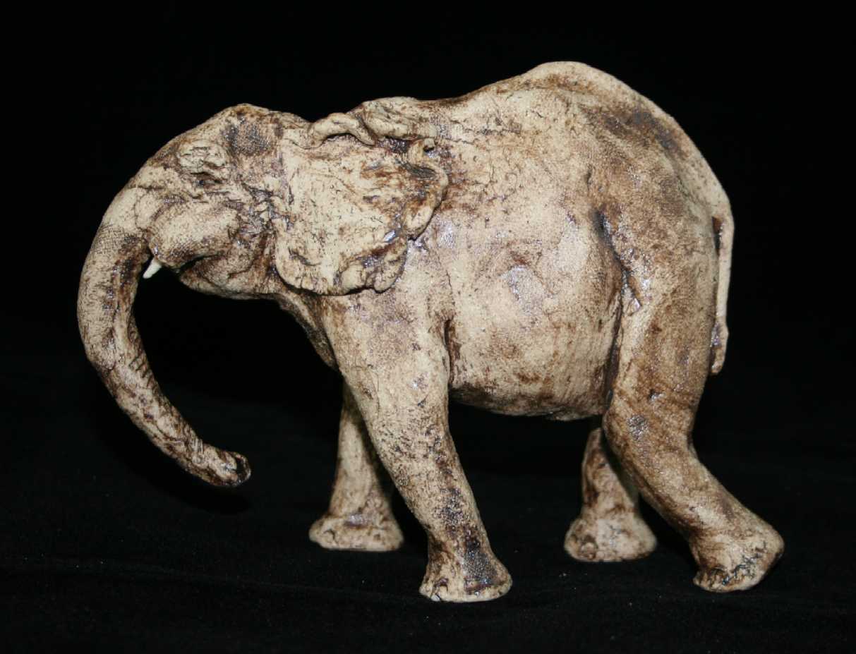 Stoneware elephant h: 130mm
